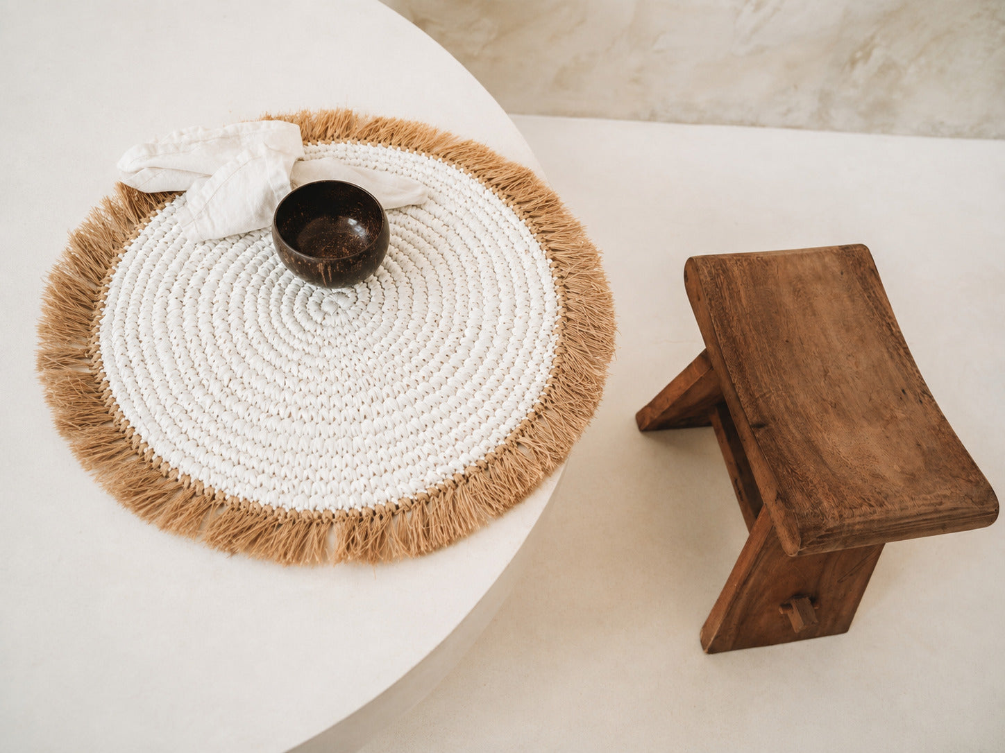 Platzset aus Wasserhyazinthe und Raffia – Weiß Natur