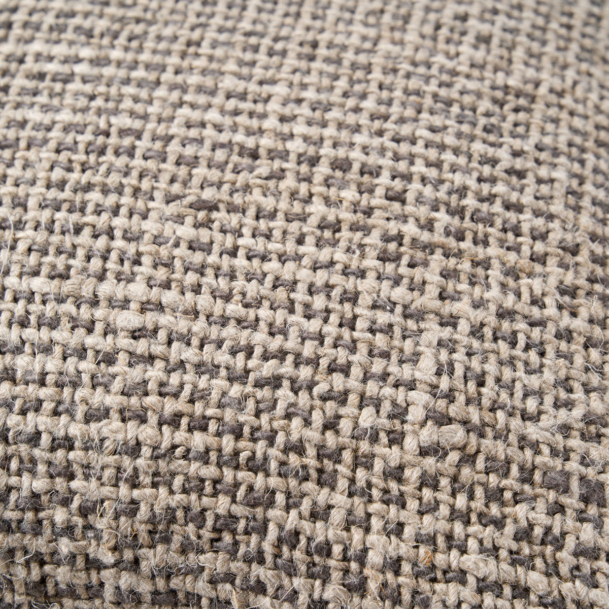 Der Leinen-Kissenbezug „Grain“ – Natur-Schwarz
