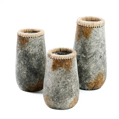 Die hinterhältige Vase - Antikgrau - M