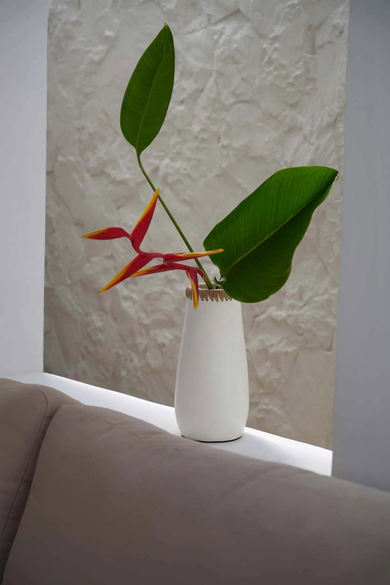 Die hinterhältige Vase - Weiß Natur - M