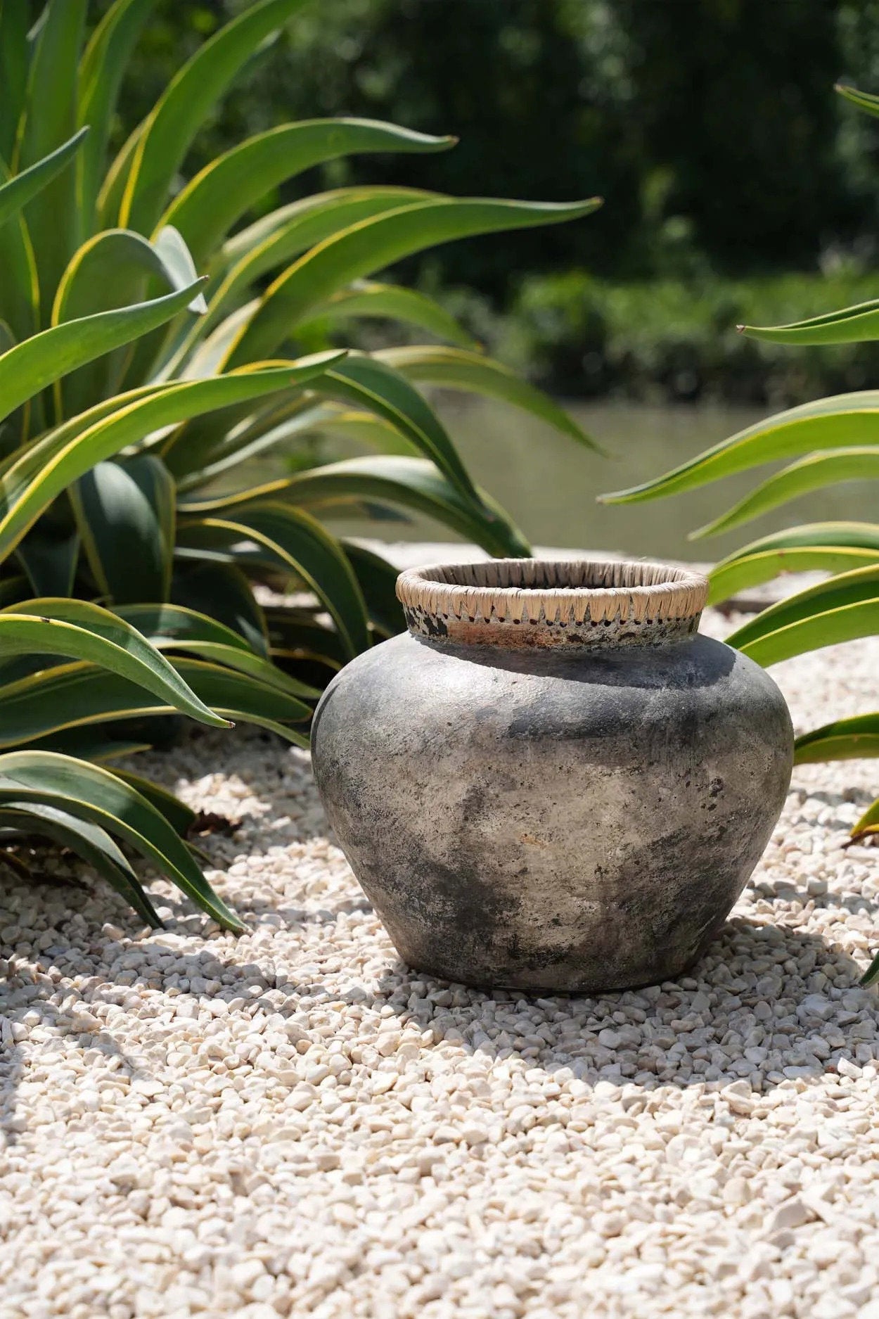 Die stylische Vase – Antikgrau – L