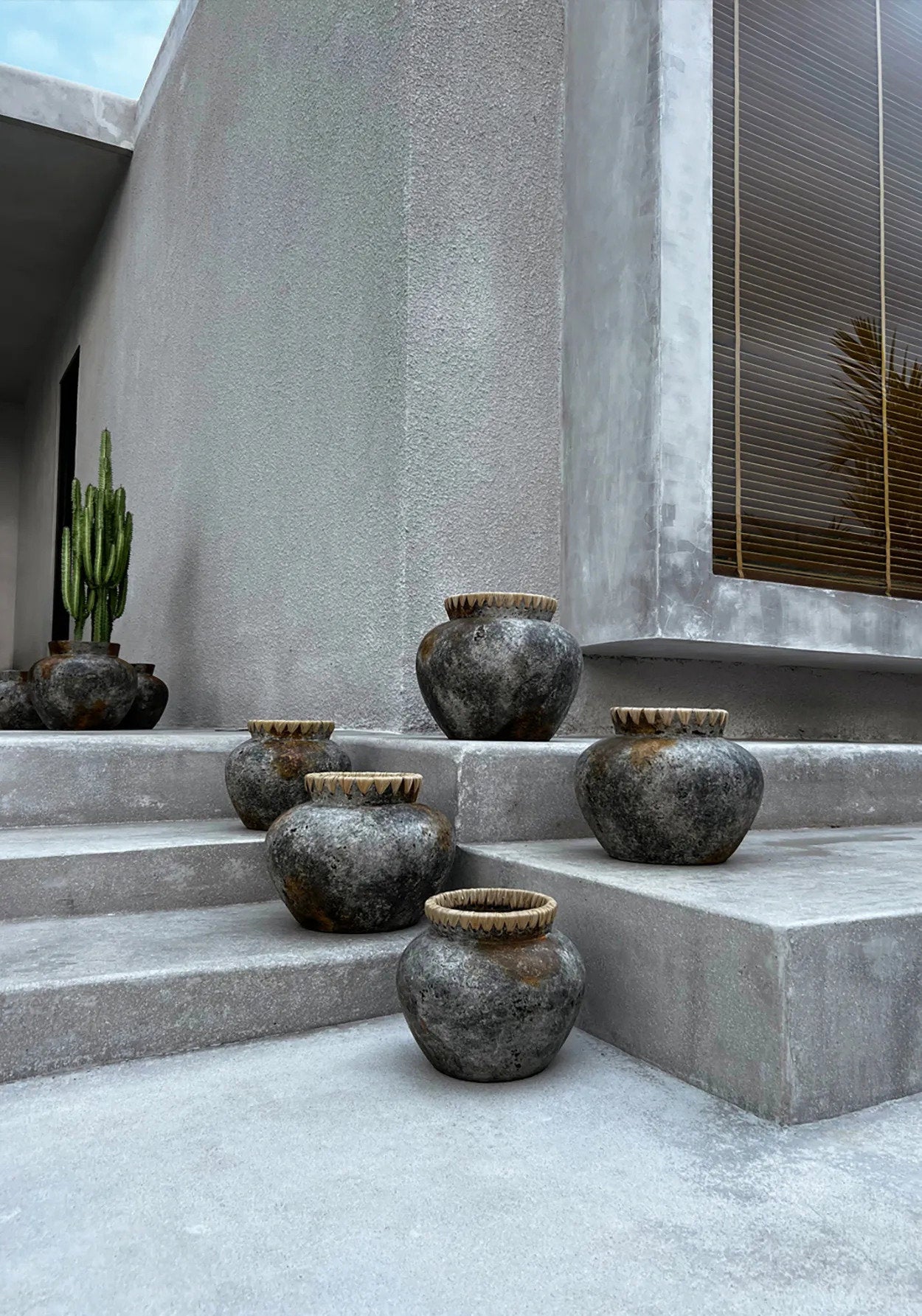 Die stylische Vase – Antikgrau – L