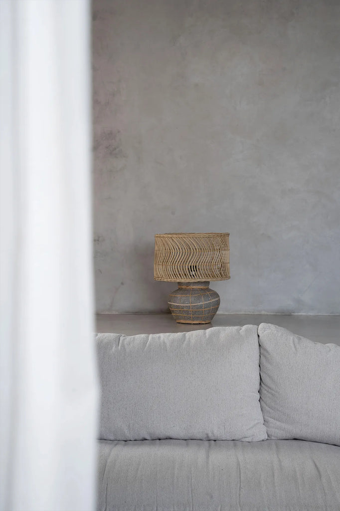 Die Kythira Tischlampe - Naturbeton