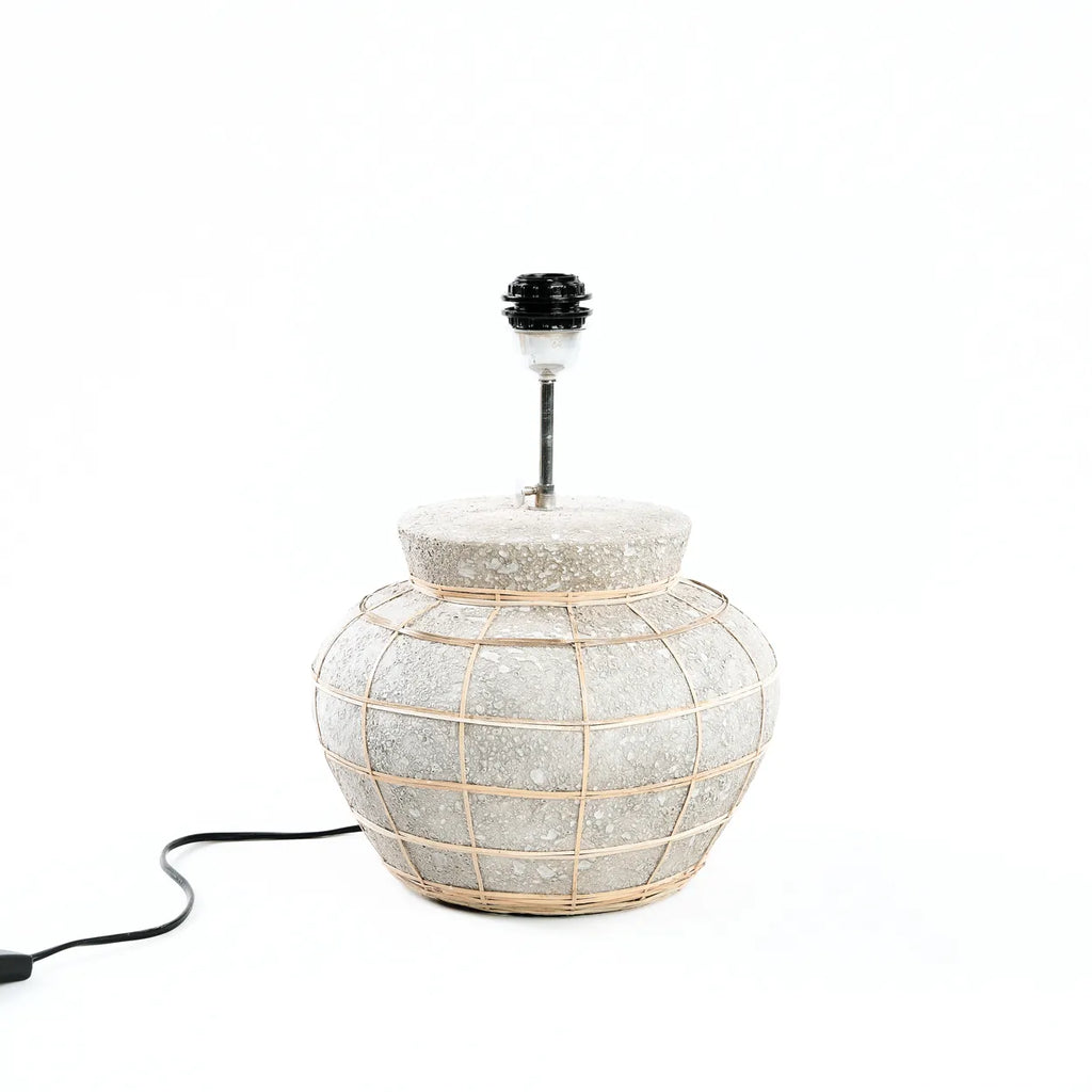 Die Lipsi Tischlampe - Naturbeton
