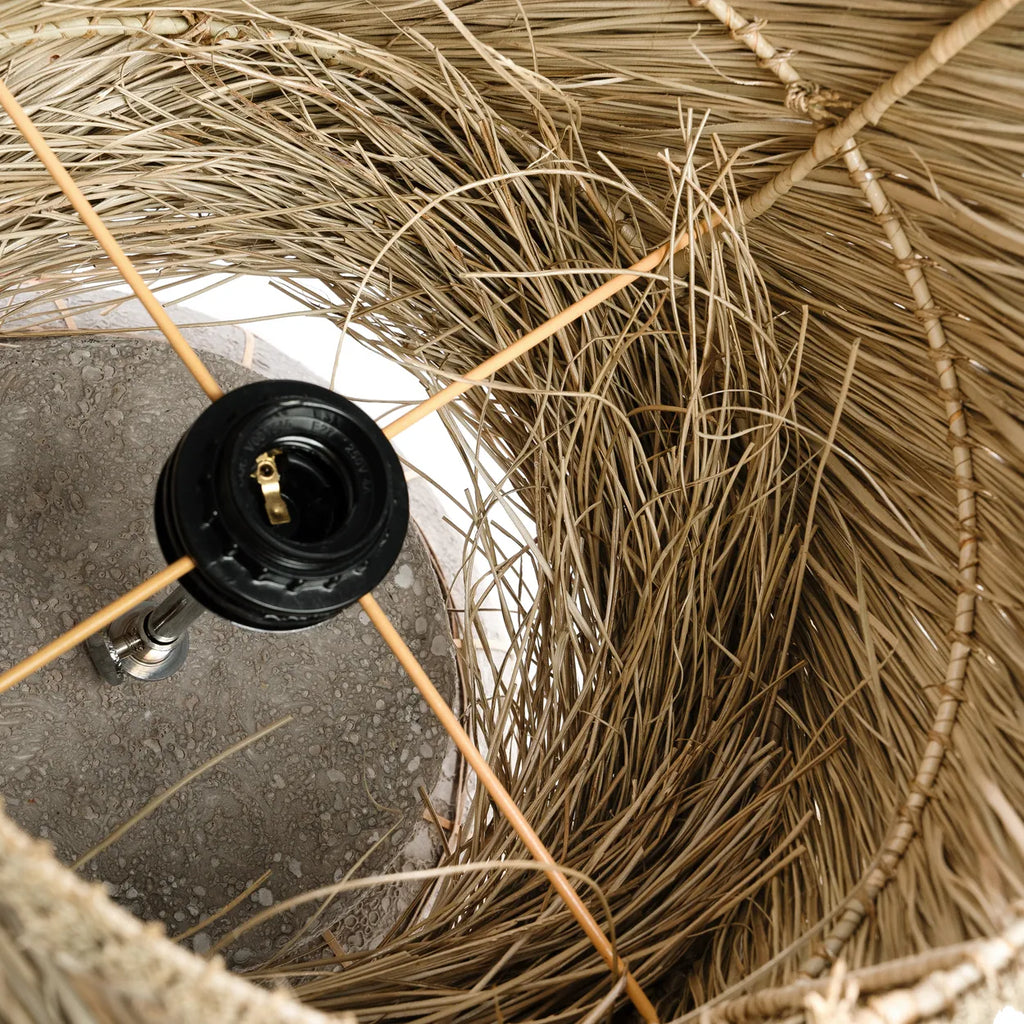 Die Lipsi Tischlampe - Naturbeton
