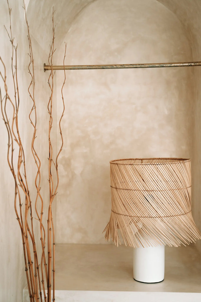 Die Rattan-Tischlampe - Weiß Natur