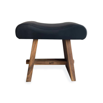 Der Suar Hocker mit Leder - Naturschwarz