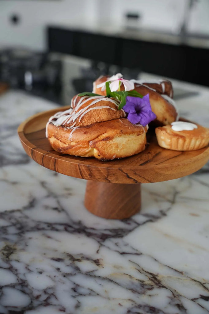 The Teak Root Cake Dish - M