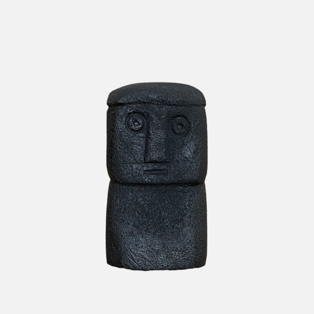 Maun Kik Haat Stone Statue Black