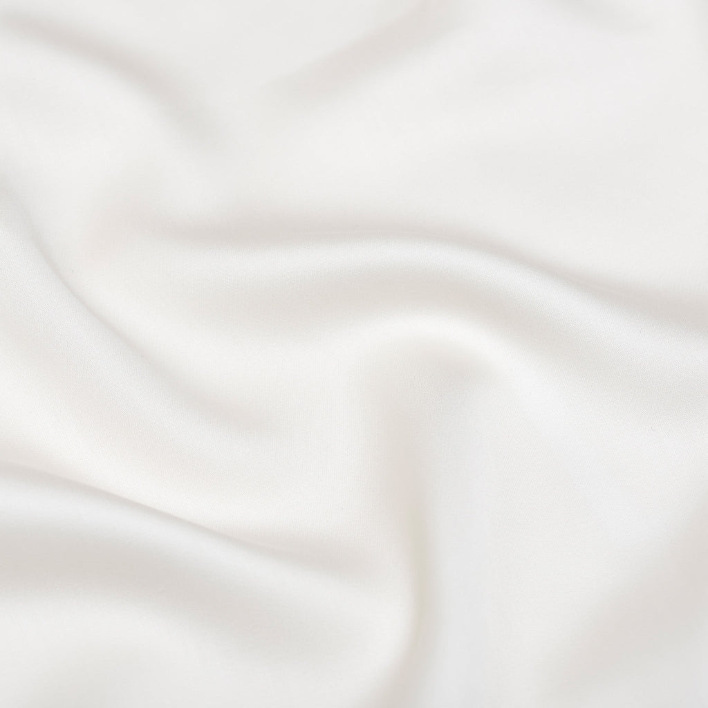 TENCEL™ – Satin-Kissenbezug in gebrochenem Weiß 